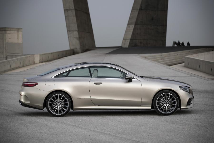  Mercedes-Benz E300 AMG Line Coupe 2017 года  (WW) (фото 19 из 20)